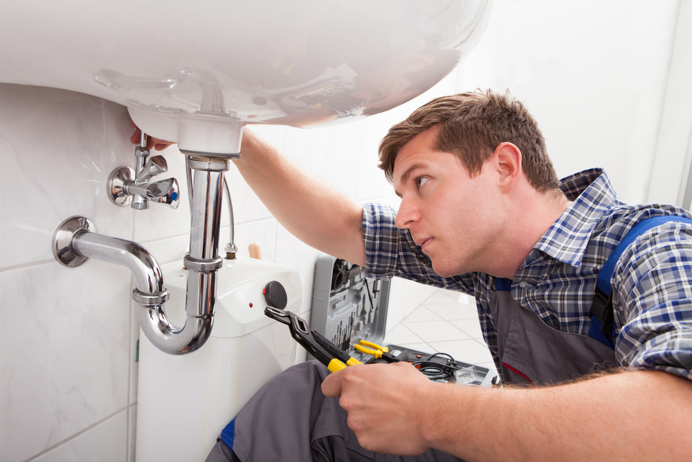 Signs that you might need to call the plumber